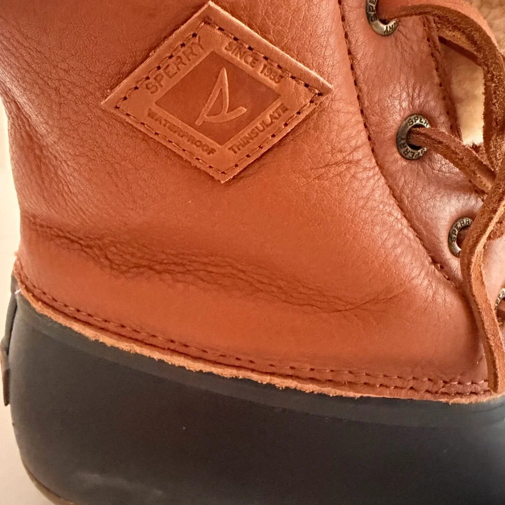 Sperry women’s Tan Leather Boots salt water